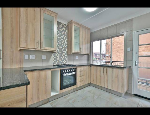 3 BEDROOM APARTMENT FOR SALE IN NEW REDRUTH
